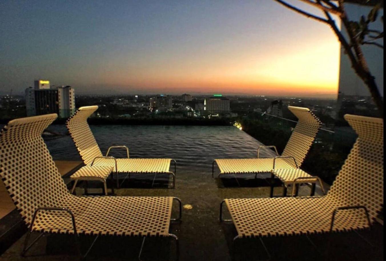 Luxury And Modern Condo In Central Chiang Mai - Astra Condo Bagian luar foto