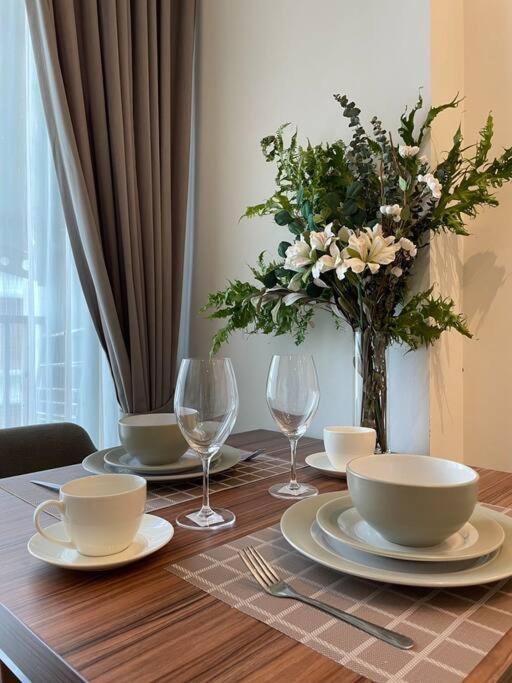 Luxury And Modern Condo In Central Chiang Mai - Astra Condo Bagian luar foto